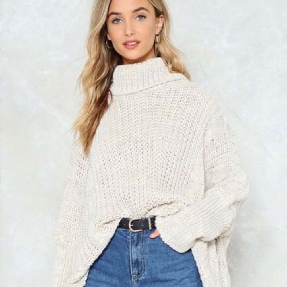 EXPRESS medium knit cream sweater